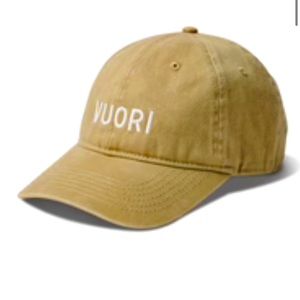 Vuori dad baseball cap in light brown/khaki. Brand new with tags